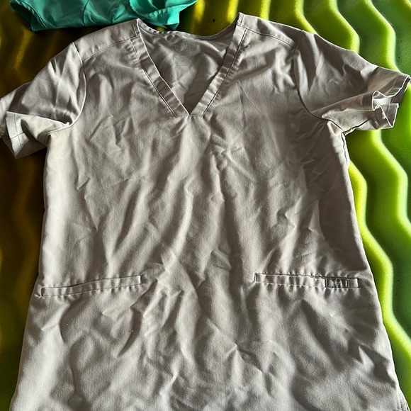 Figs top women - Picture 1 of 4